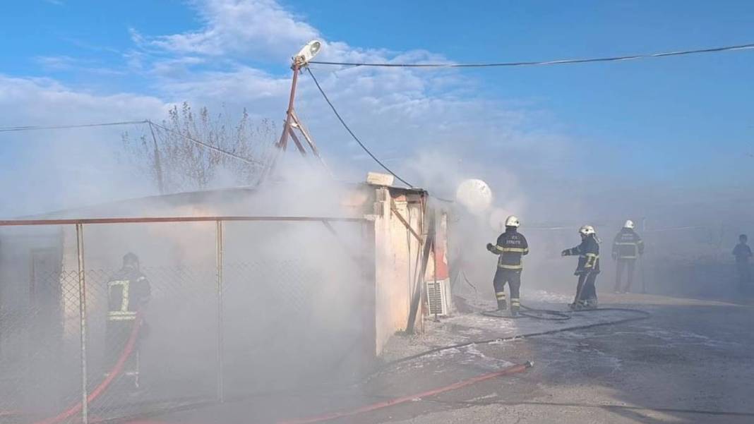 Hatay'da tavuk çiftliğinde yangın 1